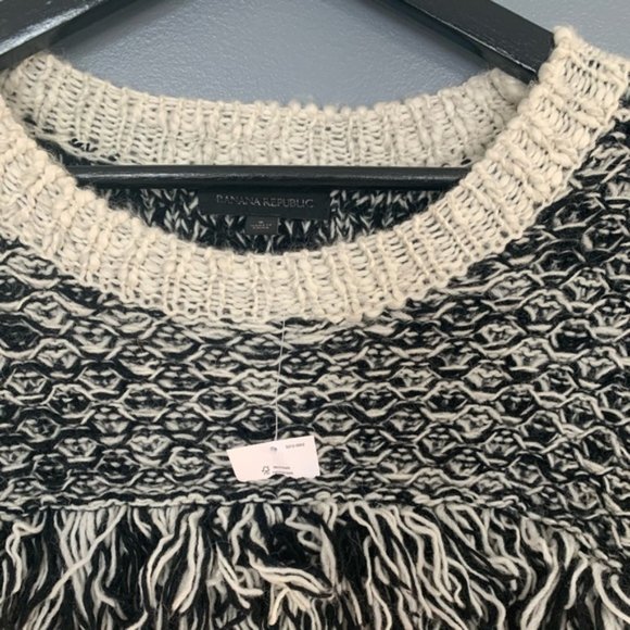 Banana Republic Crew Ruffle Sweater Black Small - Picture 12 of 12